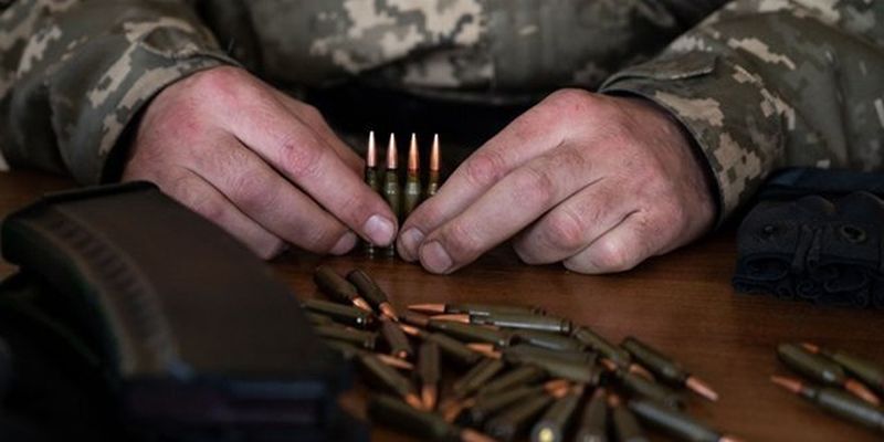 Рада дозволила видавати зброю цивільним особам для захисту України від РФ