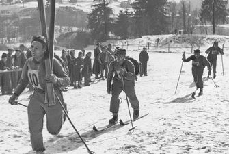На лижі в Карпати: Архівні зйомки засніженої Ворохти у 1930-х