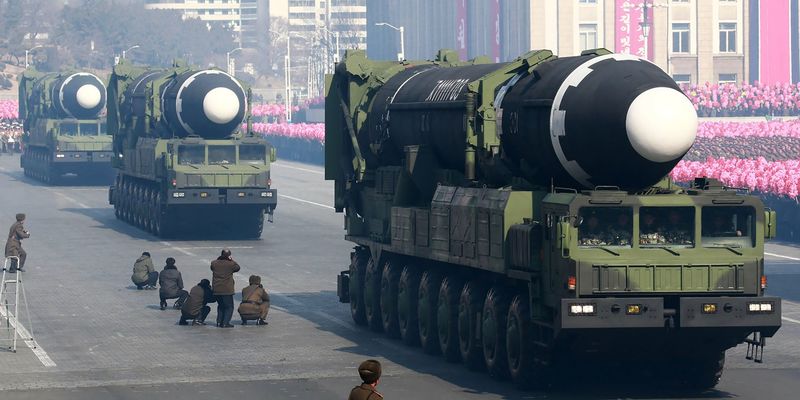 Старт новой гонки вооружений. Северная и Южная Кореи готовятся к войне