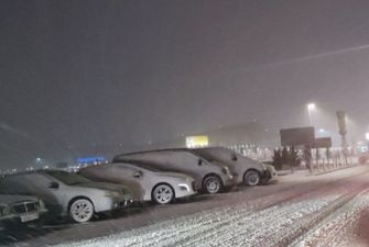 Крым в первый день зимы засыпало снегом