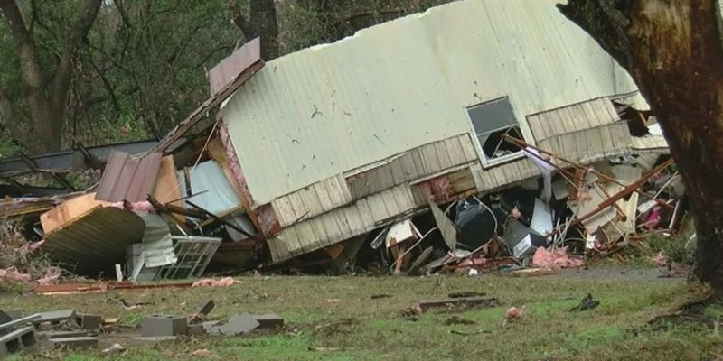 Из-за шторма и торнадо на юге США погибли семь человек, еще 12 пострадали