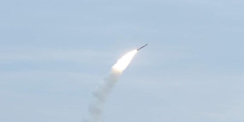 По аэропорту Львова враг выпустил шесть ракет с Черного моря