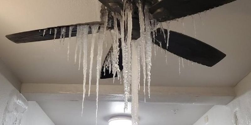В Техасе из-за морозов разрушаются дома