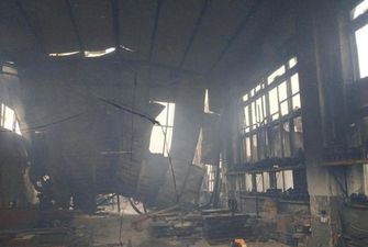 В Тернополе рядом с нефтебазой загорелся склад