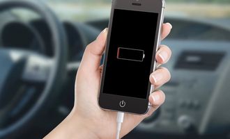 Как заряжать телефон в авто, чтобы не повредить гаджет: полезные советы