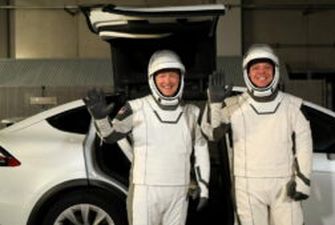 По заоблачному тарифу: Tesla подрядилась в такси для астронавтов