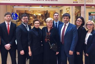 Украинский янтарь презентовали на международной выставке в Катаре