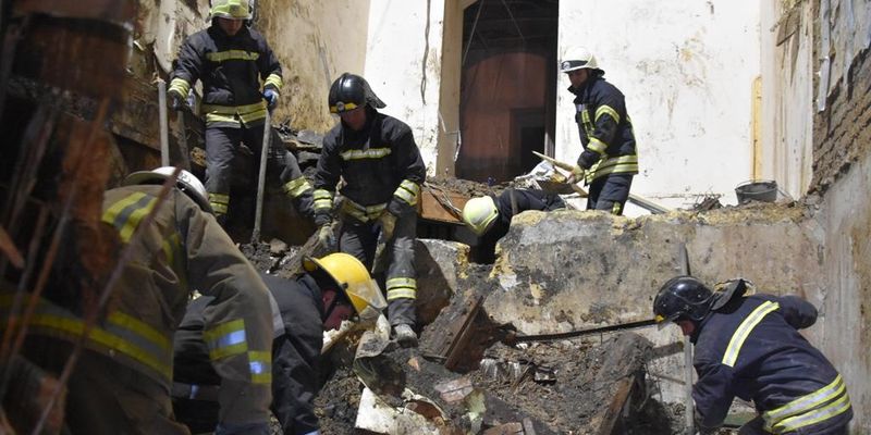 Пожежа в одеському коледжі: під завалами знайшли тіла ще трьох загиблих