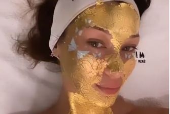 999 проба: Белла Хадид пристрастилась к золотым маска для лица