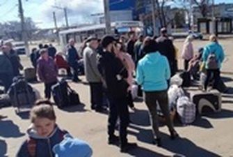 РФ принудительно вывозит украинцев из Бахмута в Ростов - ЦНС