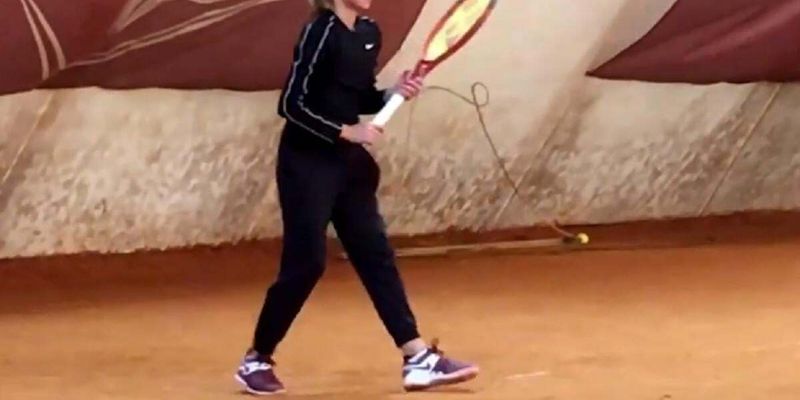 Украинская теннисистка пожала руку россиянке после матча