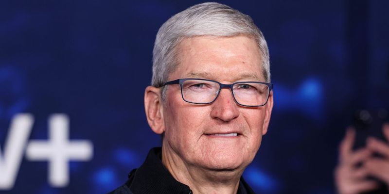 «Это общая заслуга». Тим Кук рассказал, кто сделал для Apple больше – он или Стив Джобс