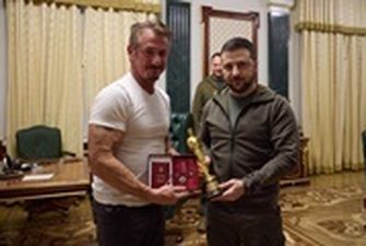 Оставил Оскар до победы: Шон Пенн в третий раз приехал в Украину