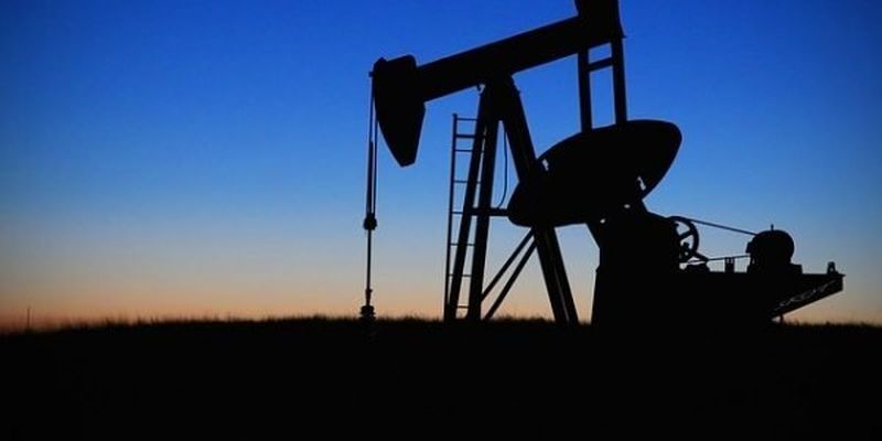 Нефть потеряла в цене максимально с июля
