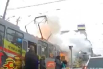 В Днепре загорелся трамвай с пассажирами