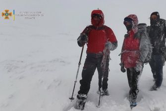 Зима даже не началась: в Карпатах спасли туристов, которых неожиданно настиг первый снег