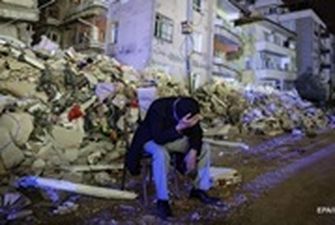 Число жертв землетрясений в Турции выросло