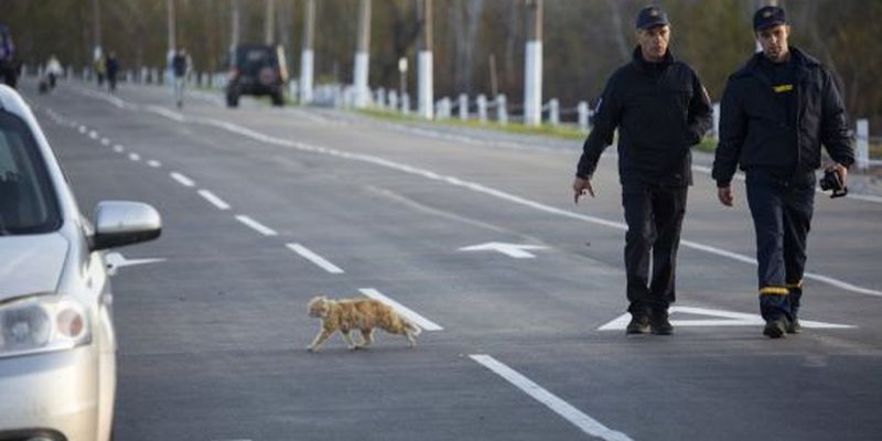 У Станиці Луганській помітили бойовиків у російській формі з невідомою символікою