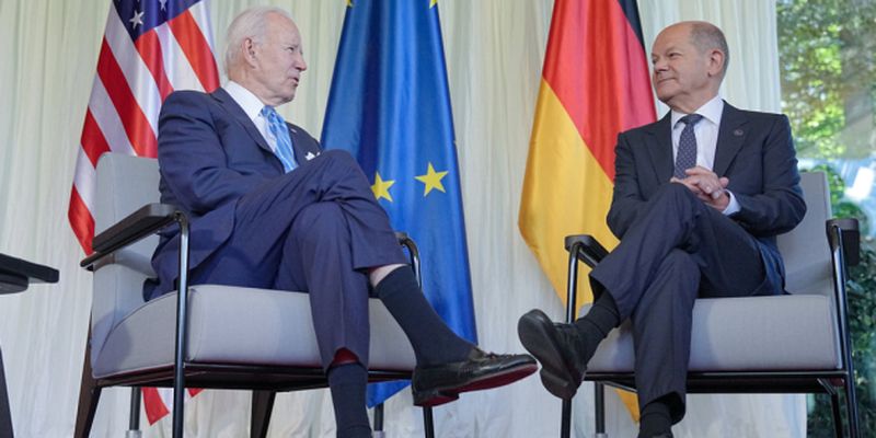 Байден и Шольц провели встречу перед началом саммита G7