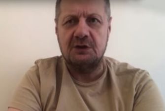 "Сдал землю в ломбард": Мосийчук разнес Зеленского за принятие скандального закона