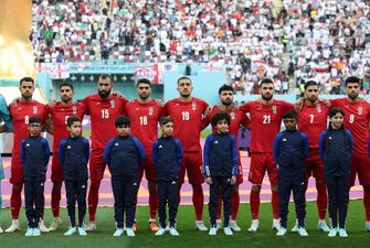 Кнутом и пряником: семьям сборной Ирана по футболу угрожают тюрьмой и пытками, — CNN