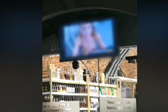 У Львові на рекламному табло невідомі запустили порно