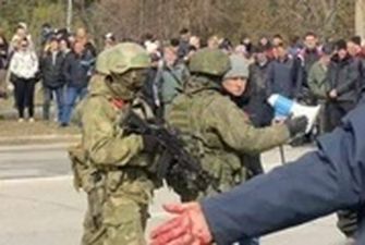 Войска РФ вышли из Славутича, отпустив мэра
