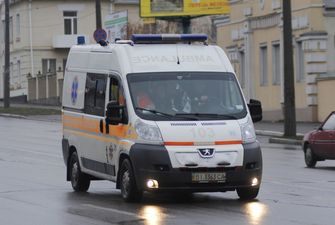 В Одессе мужчина схватился за оголенный провод и погиб