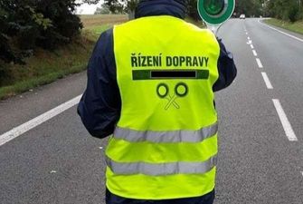 У Чехії викрили двох українців, які незаконно регулювали дорожній рух