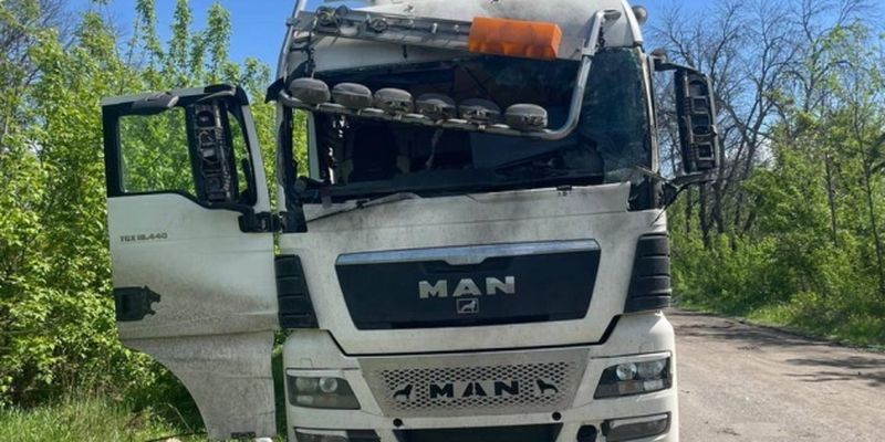 Росіяни дроном атакували вантажівку у Вовчанську на Харківщині, водій - у важкому стані