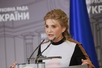Высокие каблуки и строгий наряд: Тимошенко появилась в Раде в новом образе, фото