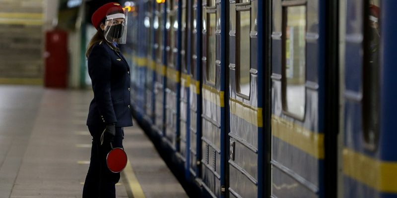 "Дерусификация" метро: киевляне могут предложить свои варианты названий станций
