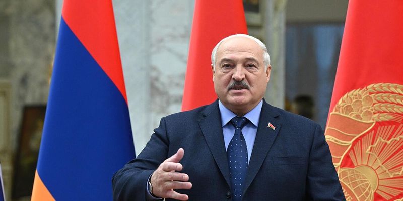 Лукашенко объяснил, что ему дает "право голоса" на международной арене