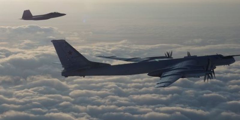Бомбардувальники РФ відпрацьовували ракетний удар по Одесі - командувач ВМС