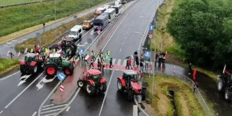 В "Ягодине" и "Рава-Русской" польские фермеры не пропускают грузовики на выезд из Украины - ГНСУ