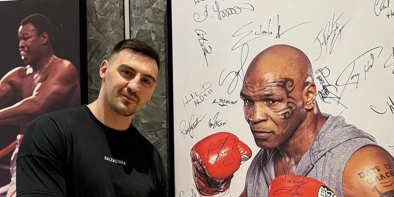 "Слава ЗСУ!": Украинский боксер брутально нокаутировал соперника в чемпионском бою и поблагодарил защитников