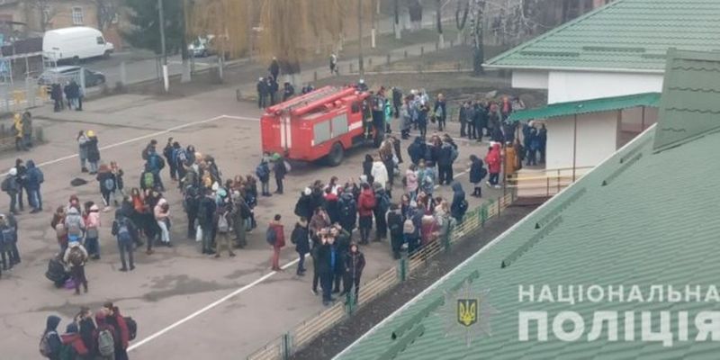 Под Киевом в школе распылили слезоточивый газ: детей эвакуировали