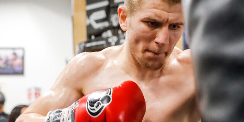 Бій українського боксера за звання чемпіона світу скасовано