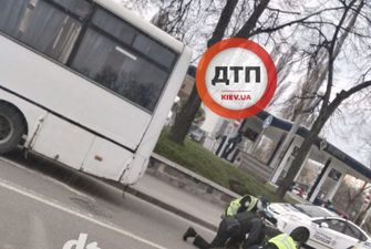 В Киеве маршрутчик, нарушивший карантин, устроил драку с полицией