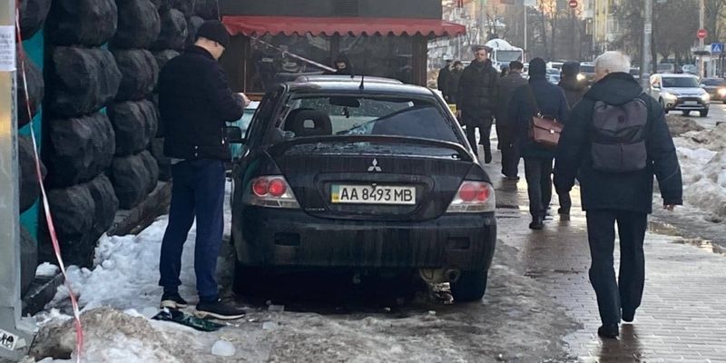 В Киеве "герой парковки" бросил авто в пешеходной зоне - расплата была мгновенной: фото