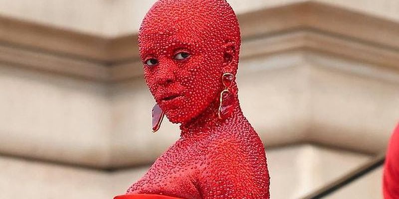 Модный показ Скиапарелли, вдохновленный 9 кругами ада Данте, ознаменовал Неделю моды в Париже