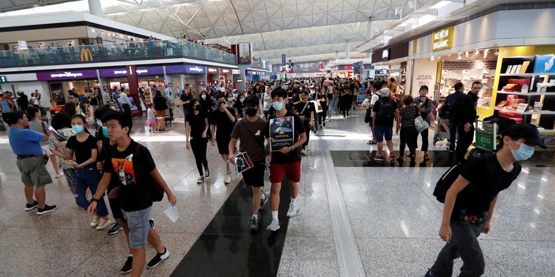 В аеропорту Гонконгу затримують українців і готують до депортації - ЗМІ