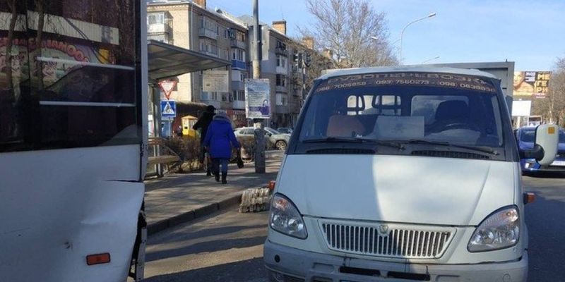 В Николаеве «Газель» протаранила маршрутку с пассажирами