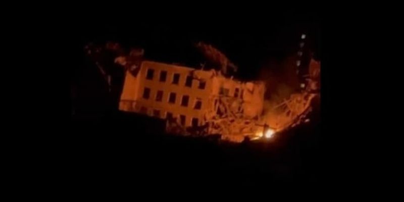 В Житомире под ракетный удар попали общежитие и завод