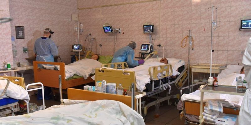 "Заканчивается плохо": эксперт предупредил о катастрофе с COVID-госпитализациями в Украине