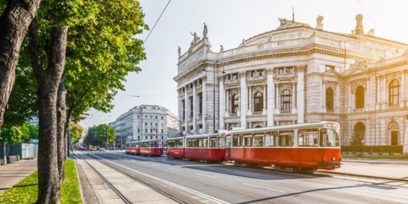 Украинцам в Вене продлили бесплатный проезд городским транспортом