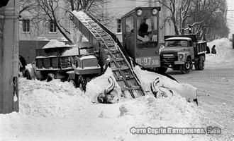 Как убирали снег в Киеве 50 лет назад: в сети вспомнили архивные фото