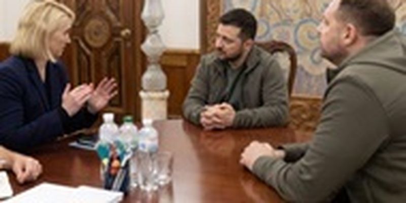 Зеленский обсудил с послом США ракетную атаку РФ