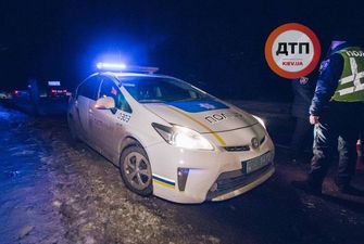 В Киеве автомобиль на скорости сбил военного