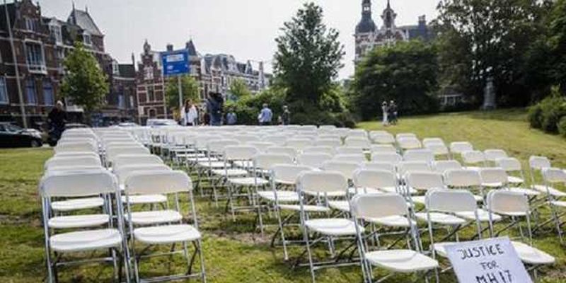 Под российское посольство в Нидерландах пришли родственники погибших в катастрофе МН17